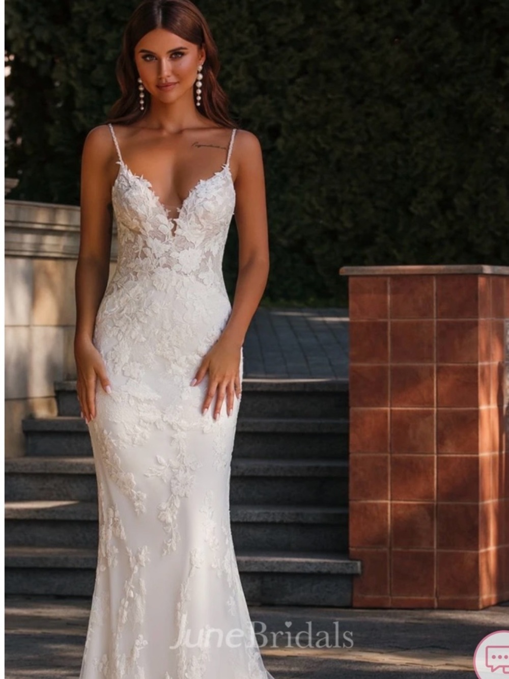 Elegant White Lace Spaghetti-Strap Wedding Dress